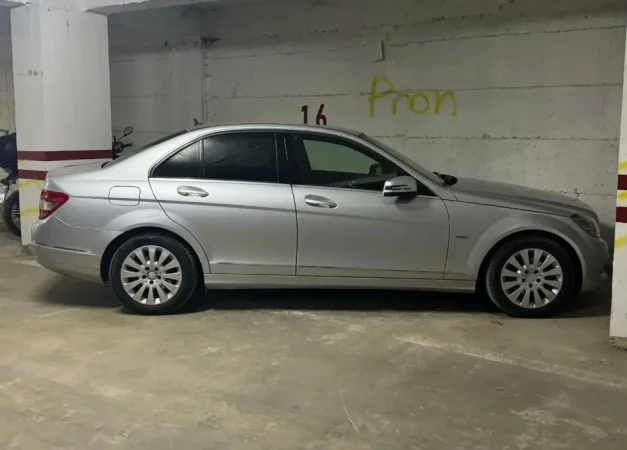 @@@@U SHIT@@@@ Faleminderit/////// Tirane, shes makine Mercedes Benz Nafte, 2009, gri metalizato automatik Kondicioner 160.000 km 7.800 € . OKAZION