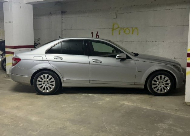 @@@@U SHIT@@@@ Faleminderit/////// Tirane, shes makine Mercedes Benz Nafte, 2009, gri metalizato automatik Kondicioner 160.000 km 7.800 € . OKAZION