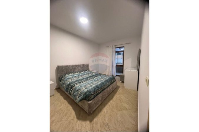 Tirane, jepet me qera apartament 2+1 Kati 7, 800 € (21 Dhjetori, Shqipëri)