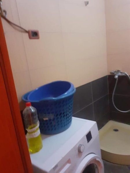 Durres, jepet me qera apartament 1+1+Ballkon Kati 4, 72 m² 350 € (RROTA KUQE PLAZH!)