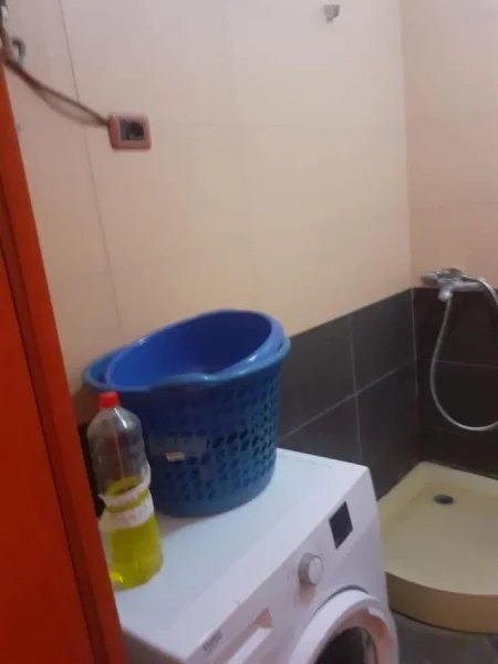 Durres, jepet me qera apartament 1+1+Ballkon Kati 4, 72 m² 350 € (RROTA KUQE PLAZH!)