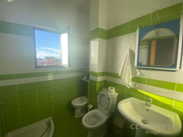 Tirane, shitet apartament 1+1+Aneks+Ballkon Kati 2, 104.000 €