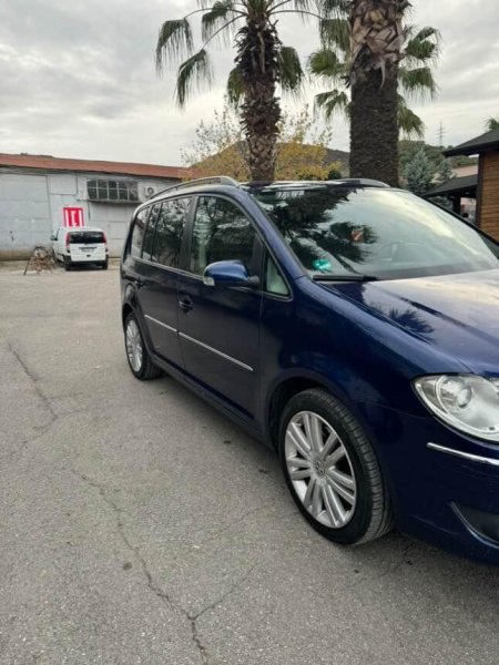 Tirane, shitet makine TURAN Nafte, blu e errët manuale Kondicioner 320 km 4.200 €