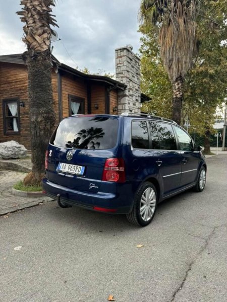 Tirane, shitet makine TURAN Nafte, blu e errët manuale Kondicioner 320 km 4.200 €