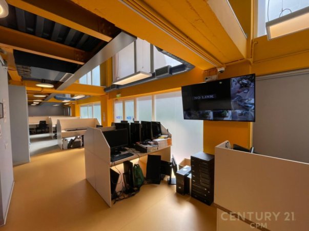 Tirane, jepet me qera zyre Kati 0, 600 m² 6.500 € (Rruga e Barrikadave)