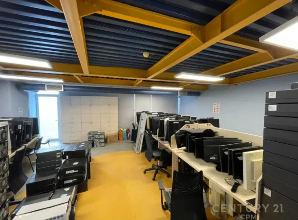 Tirane, jepet me qera zyre Kati 0, 600 m² 6.500 € (Rruga e Barrikadave)