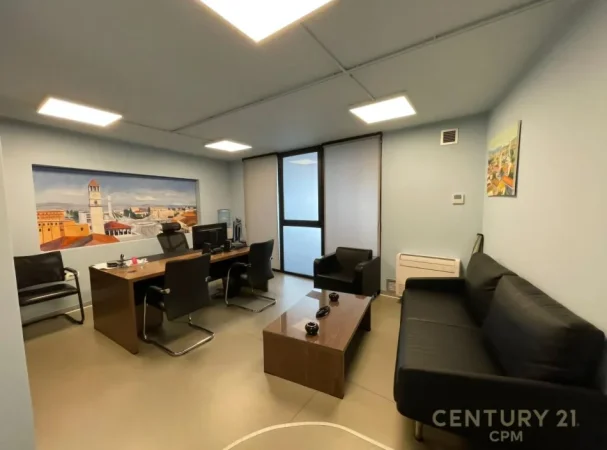 Tirane, jepet me qera zyre Kati 0, 600 m² 6.500 € (Rruga e Barrikadave)