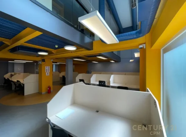 Tirane, jepet me qera zyre Kati 0, 600 m² 6.500 € (Rruga e Barrikadave)