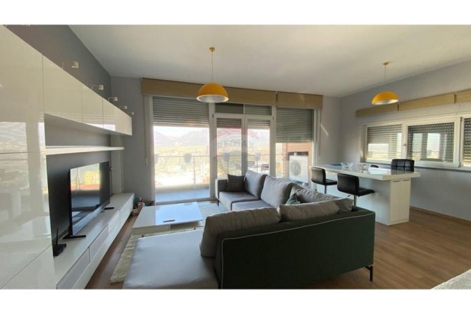 Tirane, jepet me qera apartament 2+1 , 800 € (Kopshti Botanik)