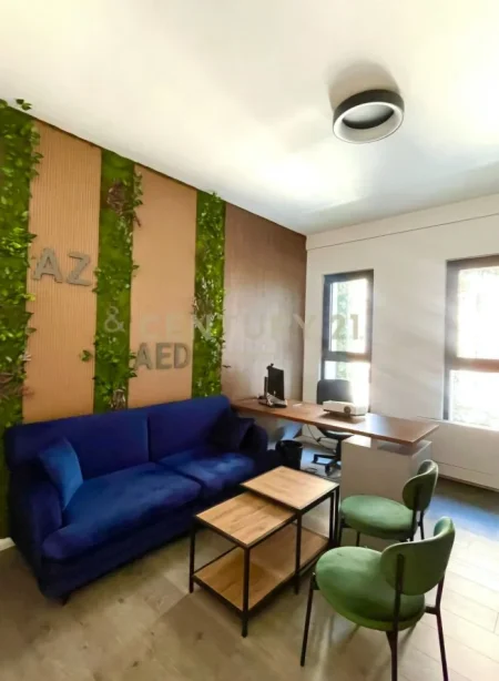 Tirane, jepet me qera zyre Kati 4, 133 m² 1.000 € (Rruga e Kavajës, Square 21)