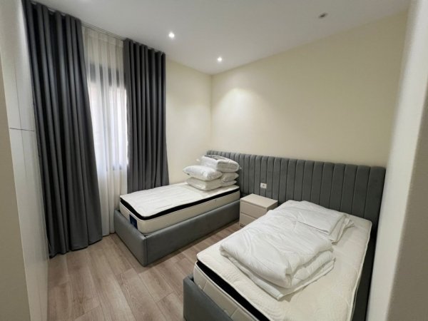 Tirane, shitet apartament 2+1+Aneks+Ballkon Kati 5, 174 m² 310.000 € (kodra e diellit)