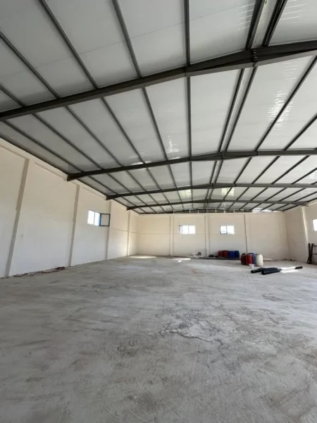 Tirane, jepet me qera magazine Kati 1, 3.125 m² 5.000 € (Mezez)