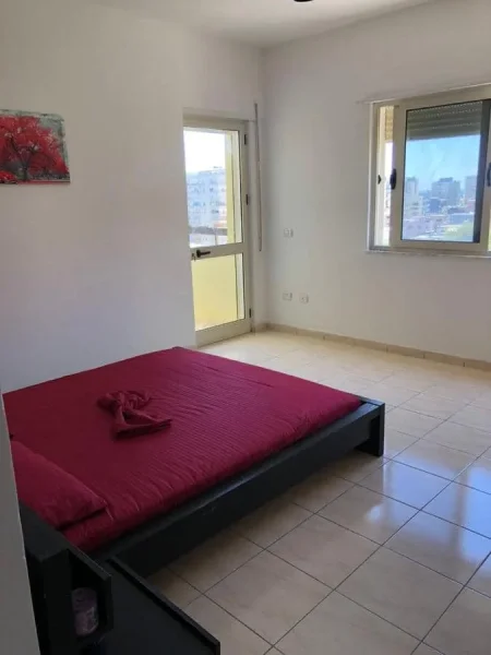 Durres, jepet me qera apartament 2+1+Ballkon Kati 4, 120 m² 120 € (VOLLGA DURRES!)