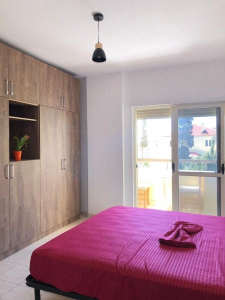 Durres, jepet me qera apartament 2+1+Ballkon Kati 4, 120 m² 120 € (VOLLGA DURRES!)