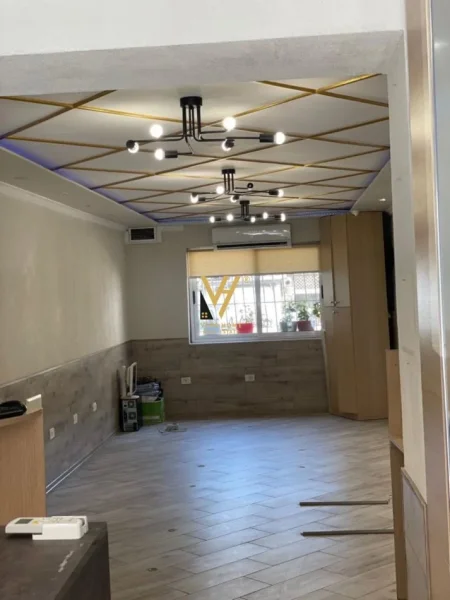 Tirane, shitet dyqan Kati 0, 42 m² 140.000 € (RRUGA IRFAN TOMINI)