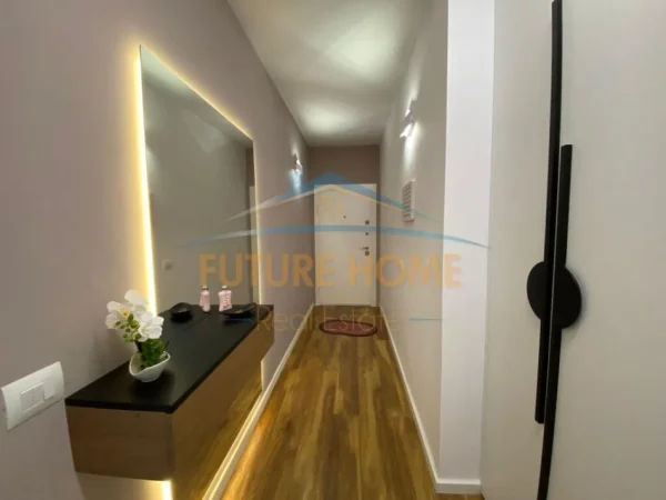 Tirane, shitet apartament 1+1+Ballkon Kati 2, 67 m² 267.000 € (Liqeni Artificial)