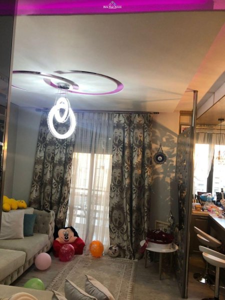 Tirane, jepet me qera apartament 1+1 Kati 8, 80 m² 500 € (Astir)