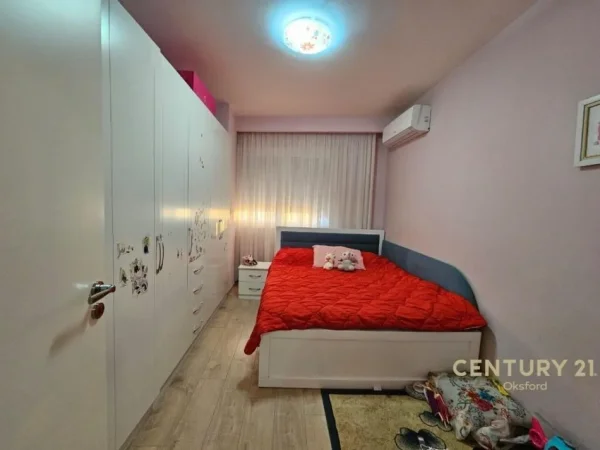 Tirane, shitet apartament 4+1+Aneks+Ballkon Kati 5, 224 m² 300.000 € (Unaza e Re)