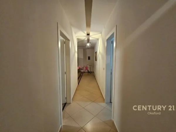 Tirane, shitet apartament 4+1+Aneks+Ballkon Kati 5, 224 m² 300.000 € (Unaza e Re)