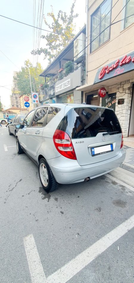 Tirane, shes Mercedes Benza A Class Nafte, gri metalizato automatik Kondicioner 233.000 km 3.200 €