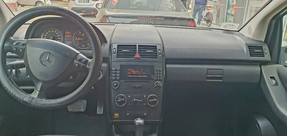 Tirane, shes Mercedes Benza A Class Nafte, gri metalizato automatik Kondicioner 233.000 km 3.200 €