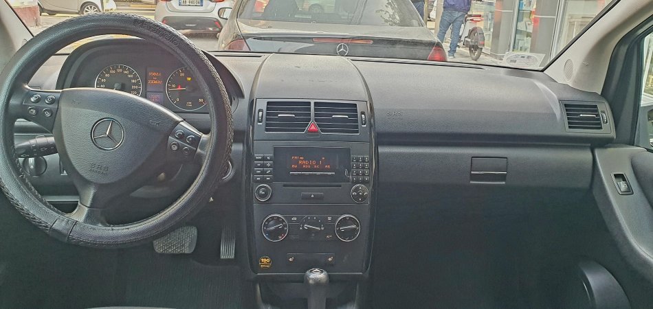 Tirane, shes Mercedes Benza A Class Nafte, gri metalizato automatik Kondicioner 233.000 km 3.200 €