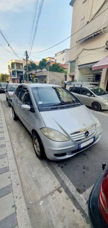 Tirane, shes Mercedes Benza A Class Nafte, gri metalizato automatik Kondicioner 233.000 km 3.200 €