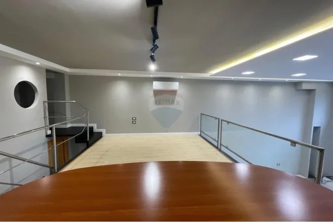 Tirane, jepet me qera ambjent biznesi , 550 € (Selite)