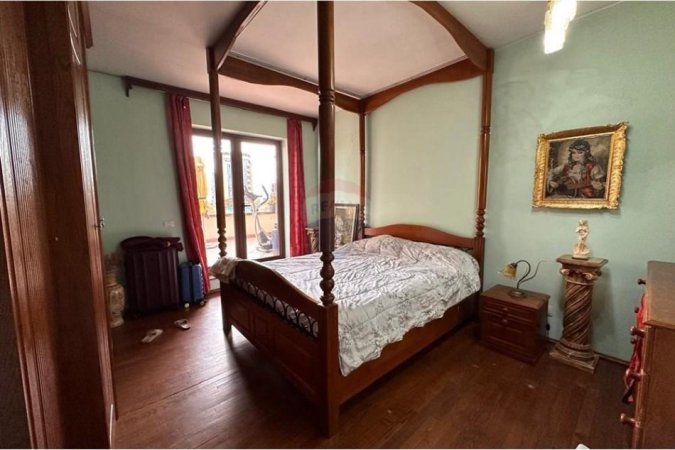 Tirane, jepet me qera apartament 2+1 , 730 € (Pazari i Ri)