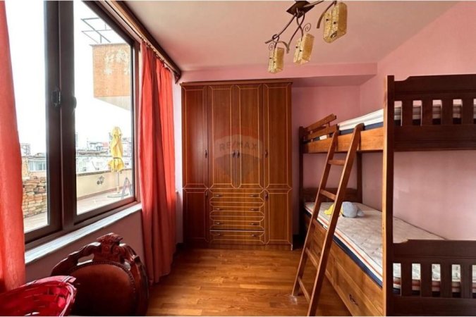 Tirane, jepet me qera apartament 2+1 , 730 € (Pazari i Ri)
