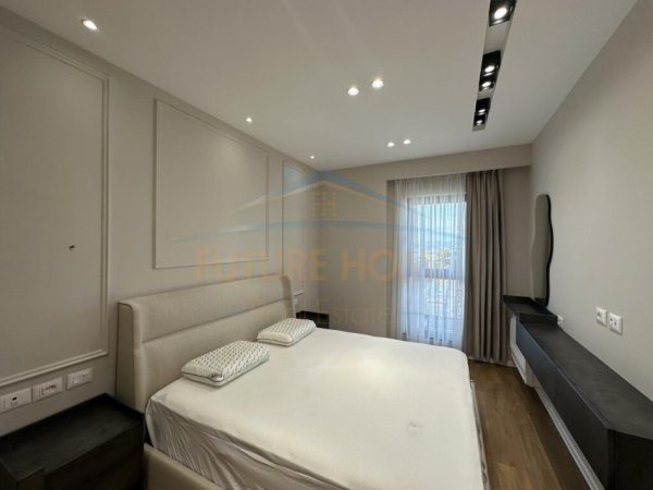 Tirane, jepet me qera apartament 1+1 Kati 20, 79 m² 1.000 € (Rruga e Kavajes)