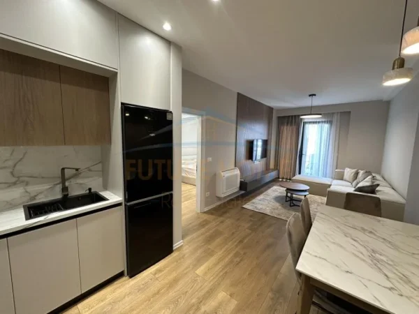 Tirane, jepet me qera apartament 1+1 Kati 20, 79 m² 1.000 € (Rruga e Kavajes)