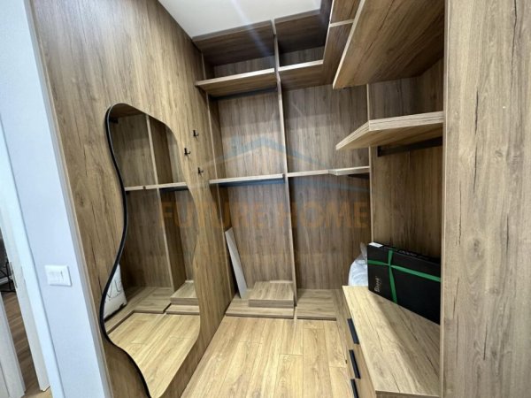 Tirane, jepet me qera apartament 1+1 Kati 20, 79 m² 1.000 € (Rruga e Kavajes)