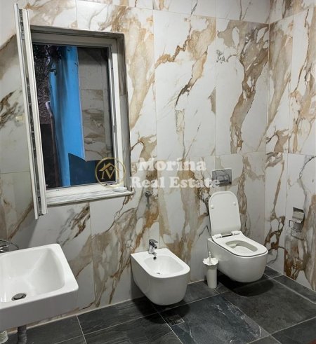 Tirane, jepet me qera apartament 2+1 Kati 1, 100 m² 500 € (Laprake)