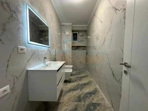 Tirane, shitet apartament 1+1 Kati 3, 63 m² 119.000 € (Kopshti Botanik)