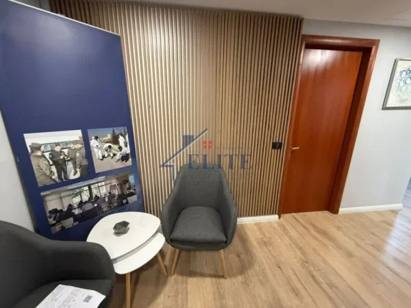 Tirane, jepet me qera zyre Kati 3, 135 m² 1.800 € (Qender)
