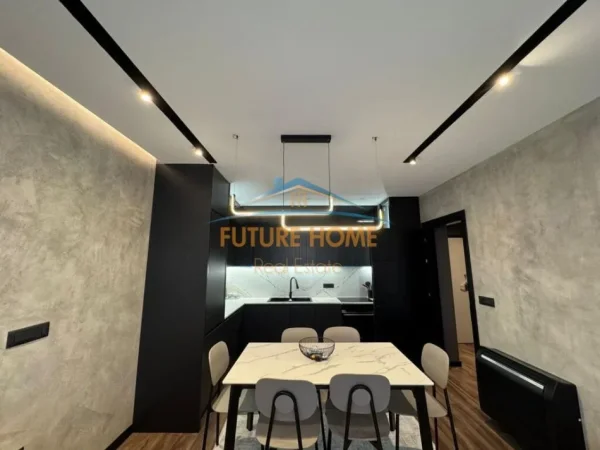 Tirane, shitet apartament 2+1 Kati 4, 95 m² 170.000 € (Unaza E Re)