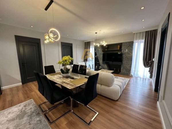 Tirane, jepet me qera apartament+verande | Penthouse 3+1+2 Kati 14, 2.500 € (Rruga e Kavajes)