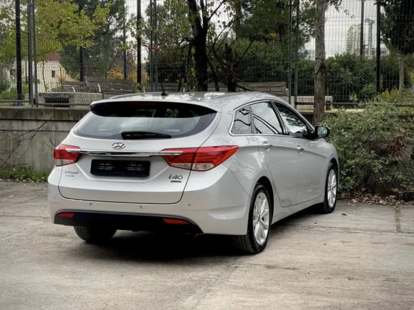 Tirane, shes makine HYUNDAI I40 Nafte, gri metalizato manuale Klima 155.998 km 5.900 €