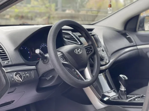 Tirane, shes makine HYUNDAI I40 Nafte, gri metalizato manuale Klima 155.998 km 5.900 €