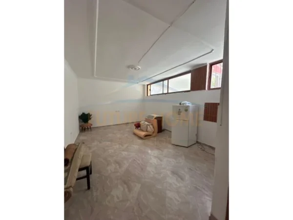 Tirane, shitet garsonier 1+1 Kati 0, 34 m² 34.000 € (Rruga Dalip Topi,Fresk.)