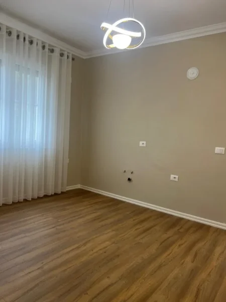 Tirane, shitet apartament 1+1 Kati 4, 49 m² 125.000 € (rruga e durresit)