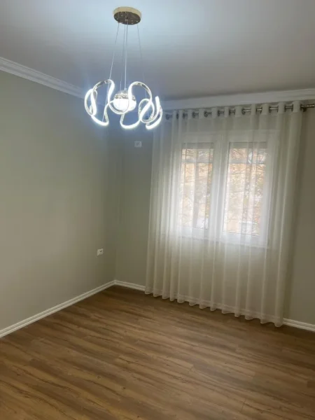 Tirane, shitet apartament 1+1+Aneks+Ballkon Kati 4, 51 m² 135.000 € (rruga e durresit)