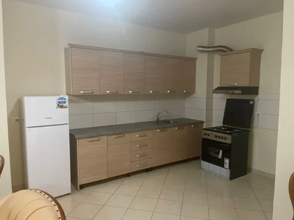 Tirane, jepet me qera apartament 2+1 Kati 7, 95 m² 500 € (Astir)