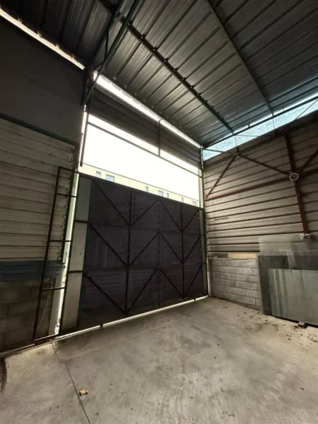 Tirane, jepet me qera dyqan Kati 0, 400 m² 1.200 € (Autostrada Tirane Durres)