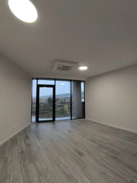 Tirane, jepet me qera apartament 2+1+Ballkon Kati 3, 100 m² 1.300 € (Rruga Kosovareve)