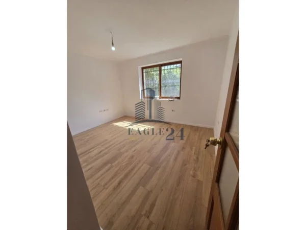 Tirane, shitet apartament 2+1+Ballkon Kati 1, 81 m² 138.000 € (ali demi)
