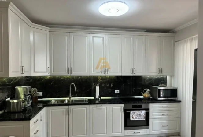 Tirane, shitet apartament 2+1+2 Kati 4, 113 m² 280.000 € (Selvia, Rruga Isa Boletini)