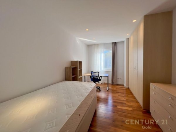 Tirane, jepet me qera Vile 5+1+Aneks+Ballkon Kati 2, 593 m² 4.500 € (TOSCANY VILLAS. TEG)