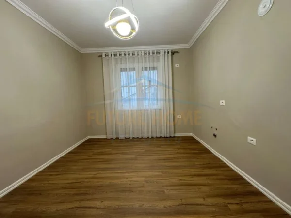 Tirane, shitet apartament 1+1 Kati 4, 49 m² 125.000 € (RRUGA E DURESIT TIRANE)